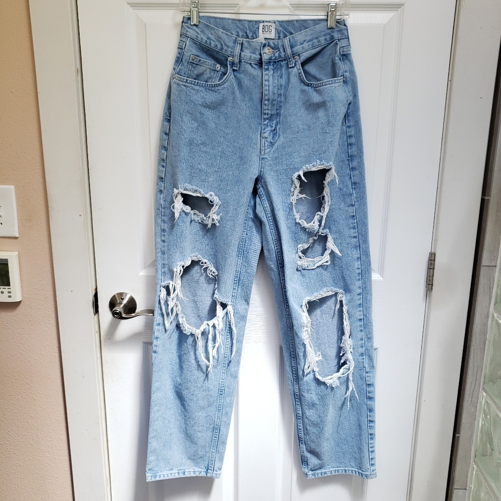 BDG Urban Outfitters Blue Light Wash Distressed High Rise Baggy Jeans